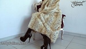Mature Herrin Carmen Traegt Pelzmantel Fur Coat Overknee Boots Furfetish