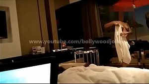 Newly wed Indian Wife desi dare in hotel enf Towel drop teasing room service boy
